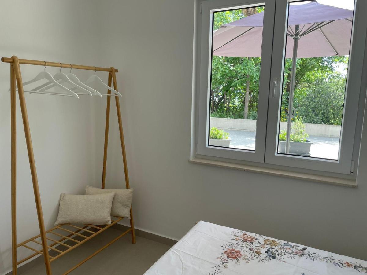 Apartment Sur La Plage Podstrana Bagian luar foto
